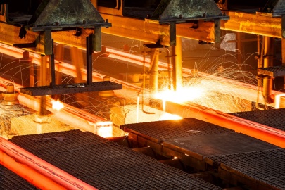 A Review of Copper Smelting Processes and Refractory Materials for Furnaces